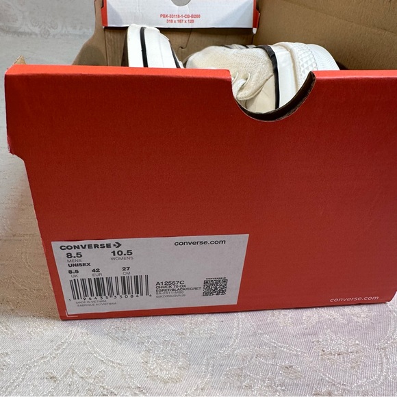 Converse Chuck 70 Off-White Cream Canvas Sneakers Unisex M 8.5 W 10.5 NWT - Picture 11 of 11
